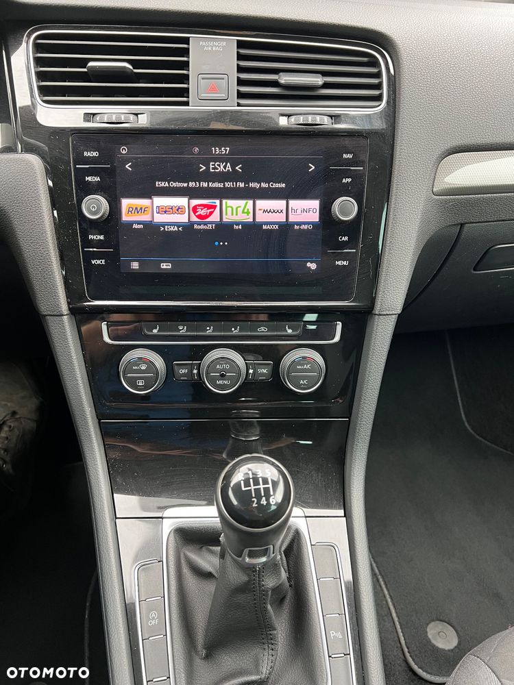 Volkswagen Golf - 21