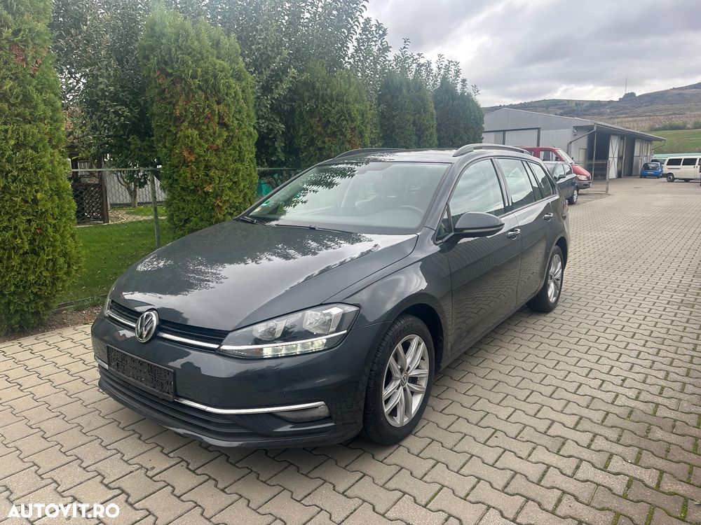 Volkswagen Golf - 2