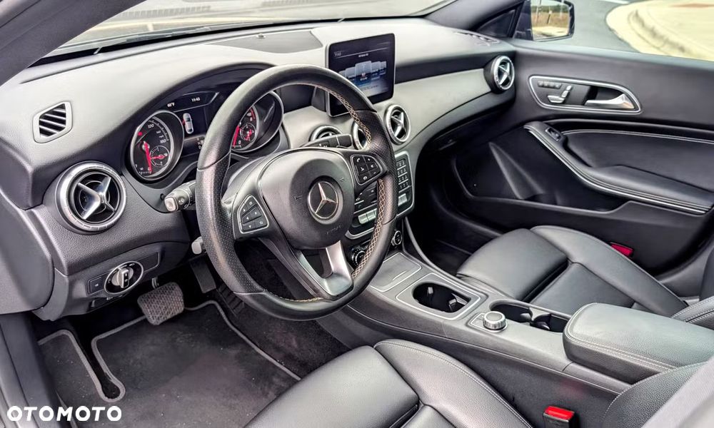 Mercedes-Benz CLA 250 4Matic 7G-DCT - 7