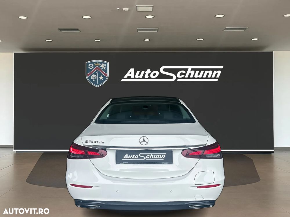 Mercedes-Benz E 300 de Aut. - 6