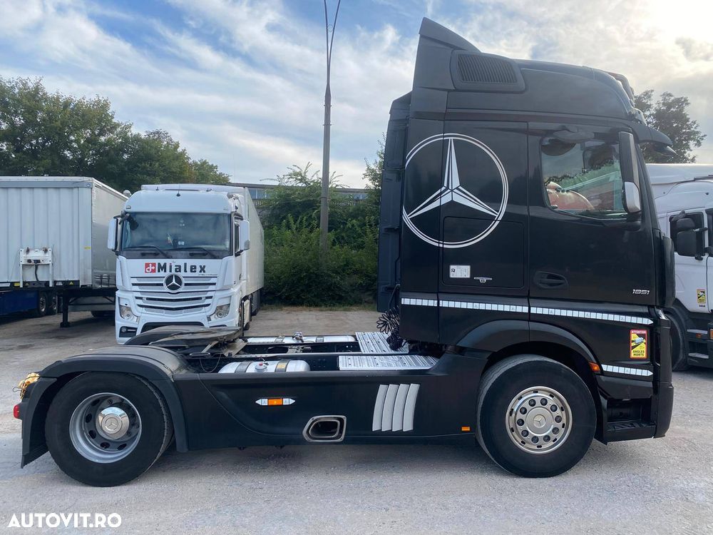 Mercedes-Benz Actros - 3