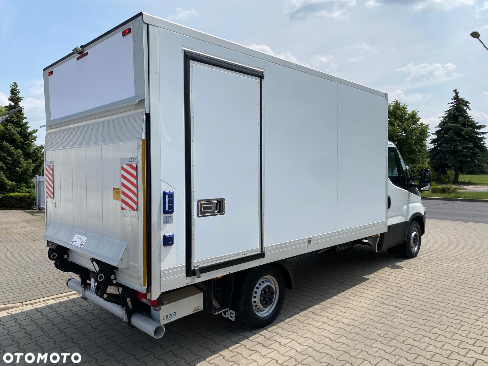 Iveco DAILY 35-160 HI-MATIC CHŁODNIA 8EP THERMO KING V300 MAX WINDA ZEPRO - 12