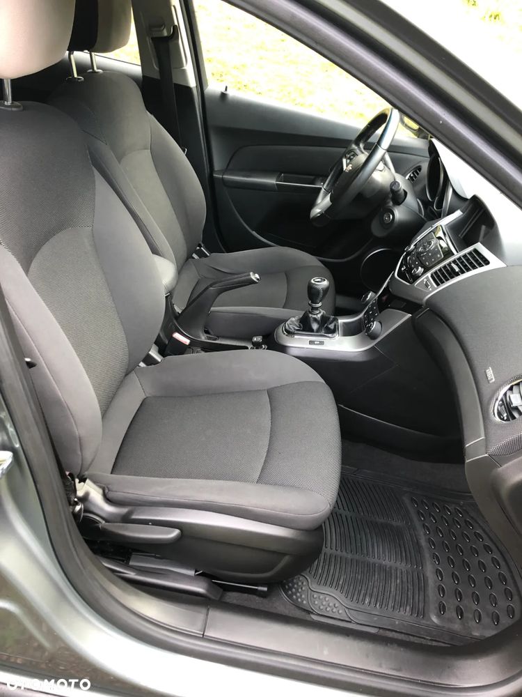 Chevrolet Cruze 1.8 LT - 10