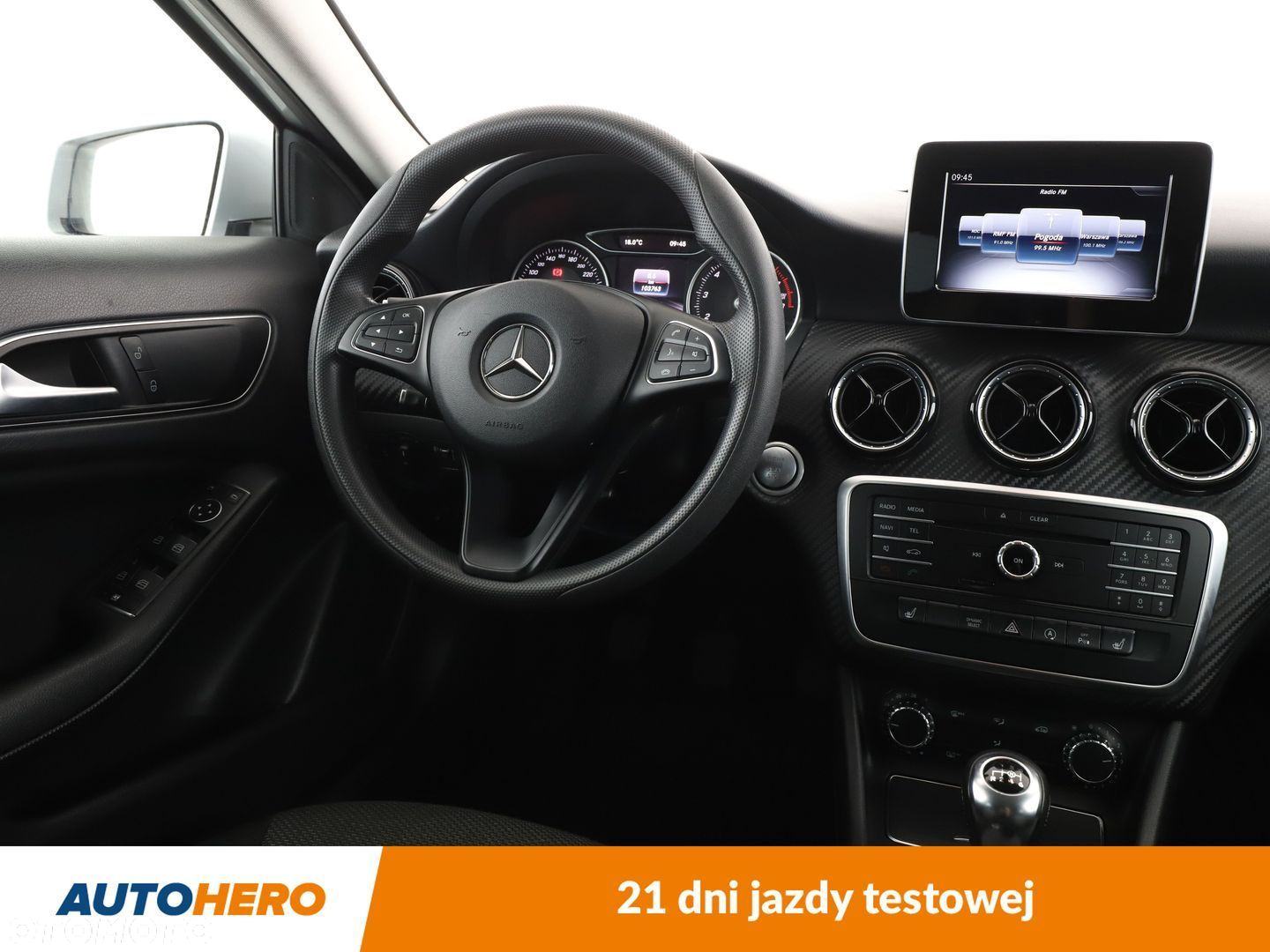 Mercedes-Benz GLA 180 - 13