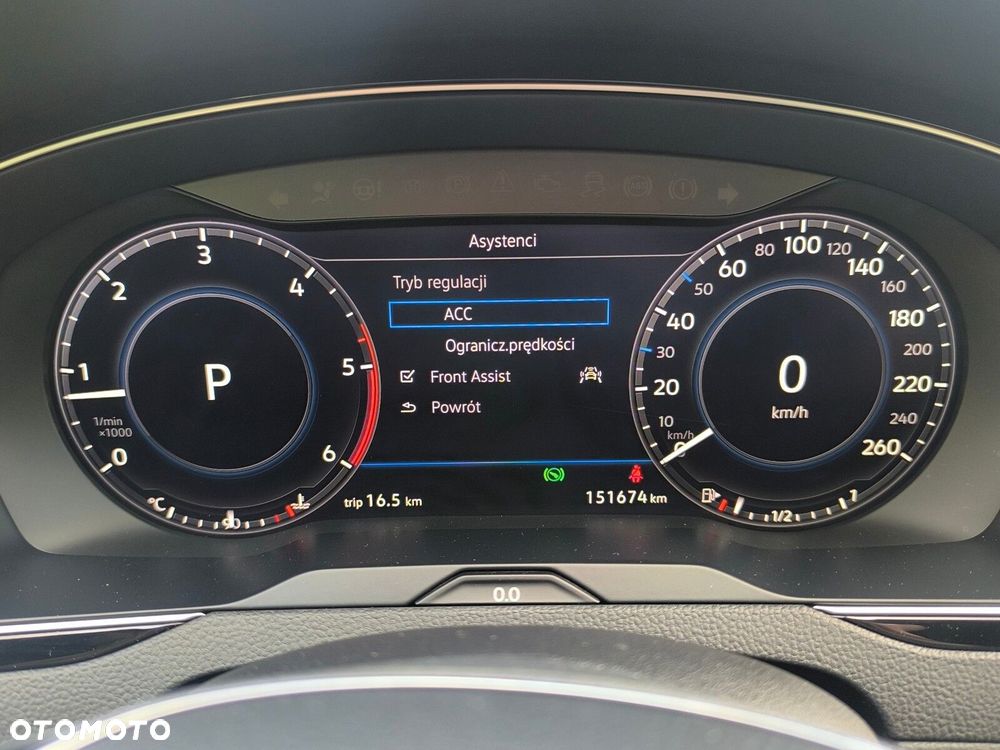 Volkswagen Passat - 12