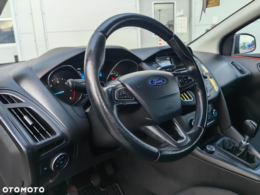Ford Focus 1.5 TDCi SYNC Edition - 10