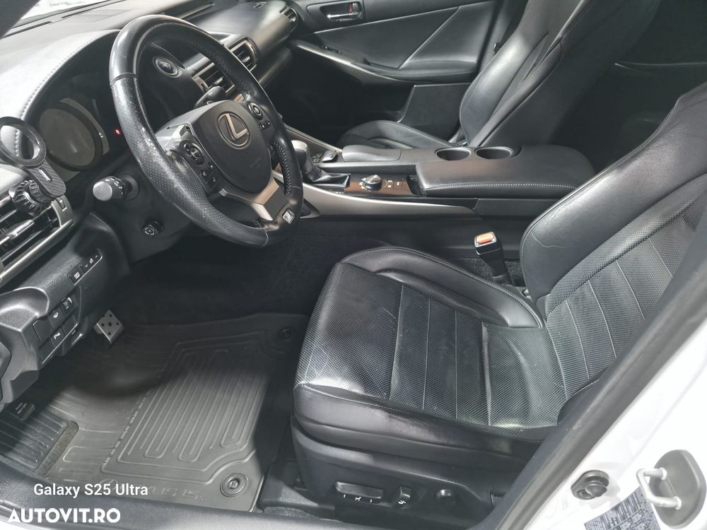 Lexus Seria IS 300h Aut. F Sport - 9