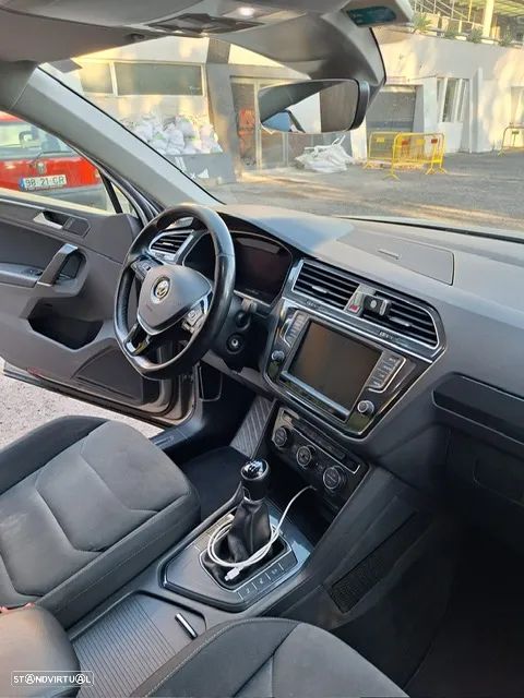 VW Tiguan 2.0 TDI Highline - 17