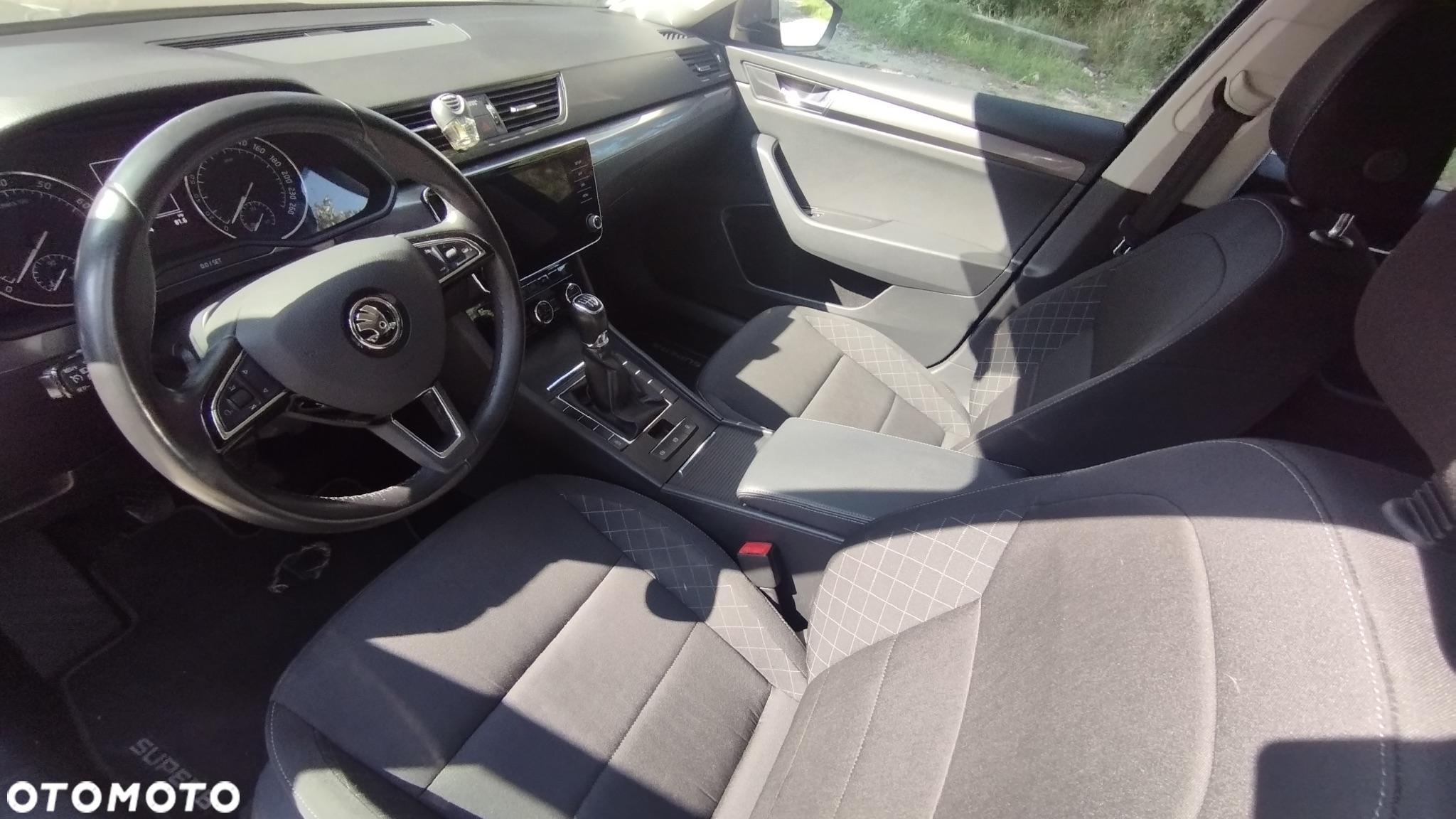 Skoda Superb 1.5 TSI Active - 36