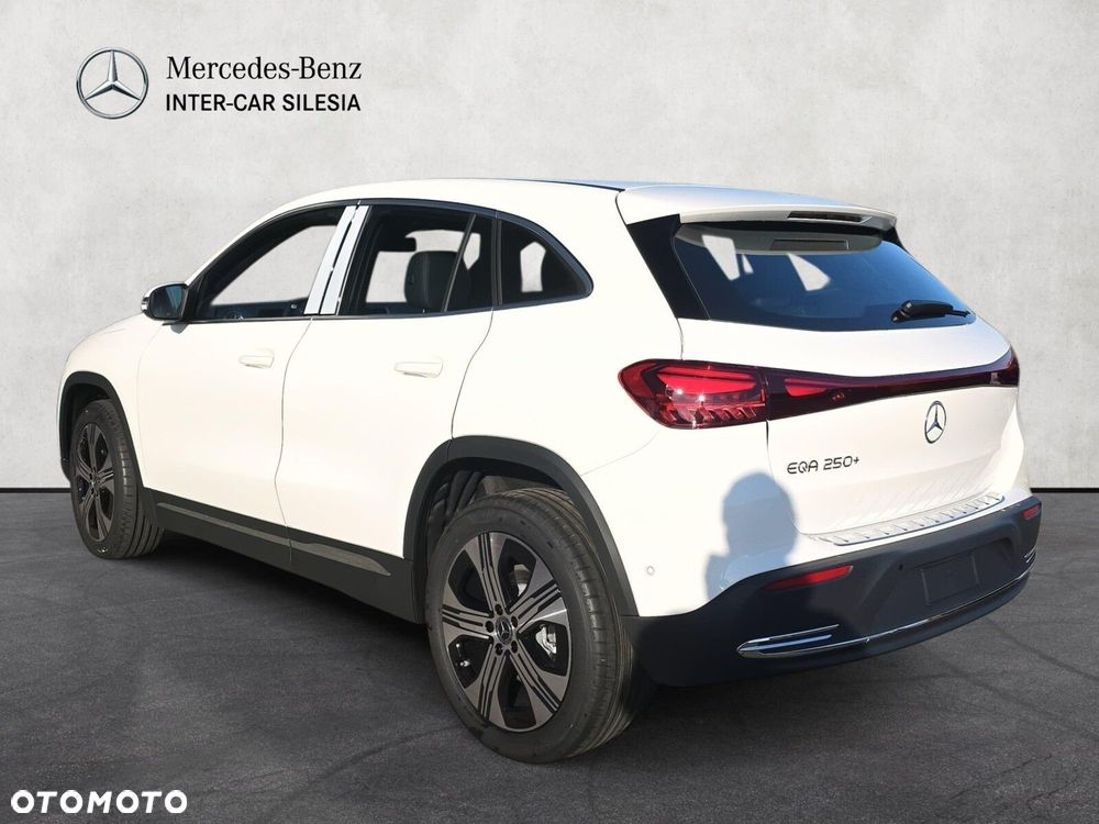Mercedes-Benz EQA - 7