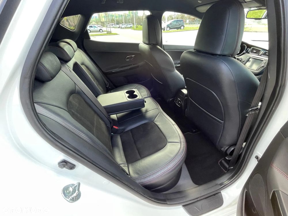 Kia Ceed 1.6 T-GDI GT-Challenge - 14