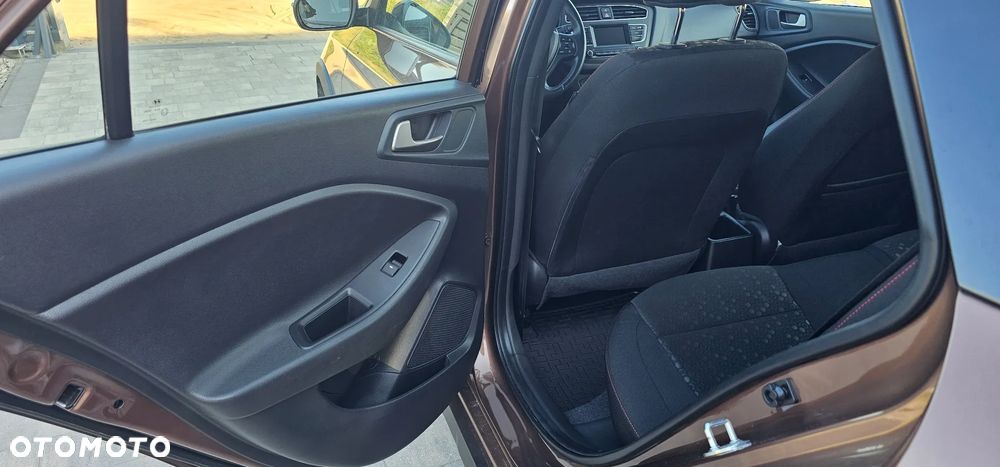 Hyundai i20 - 12
