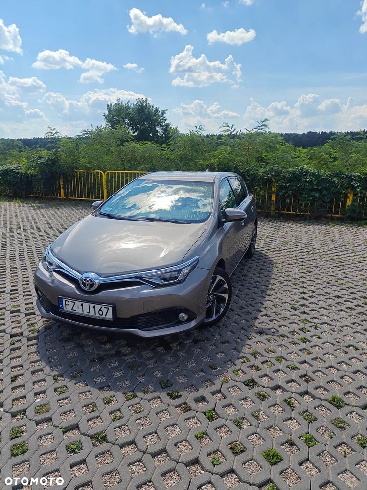 Toyota Auris 1.6 Premium Comfort - 6