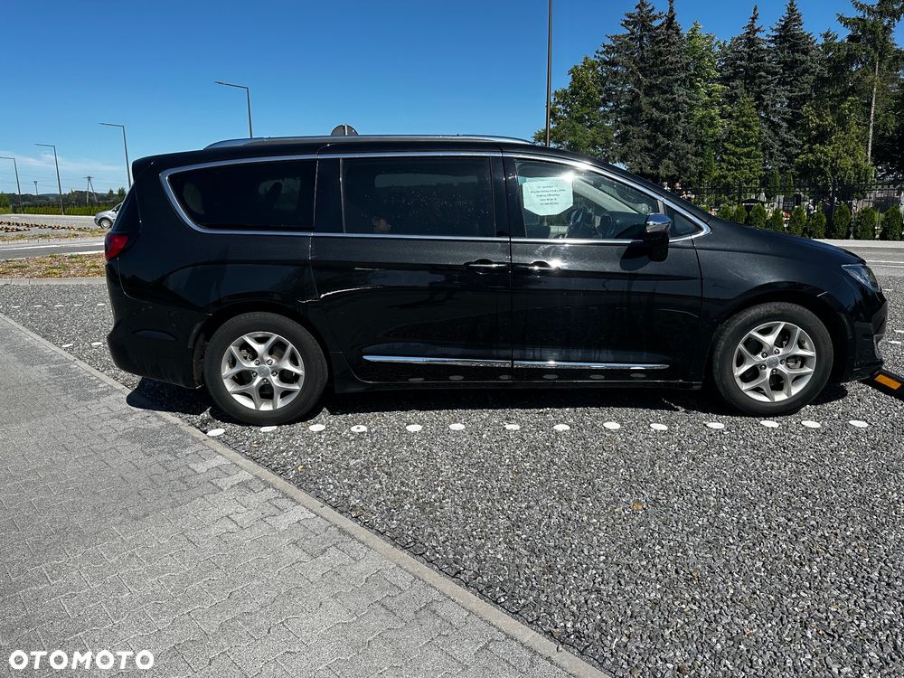 Chrysler Pacifica - 10