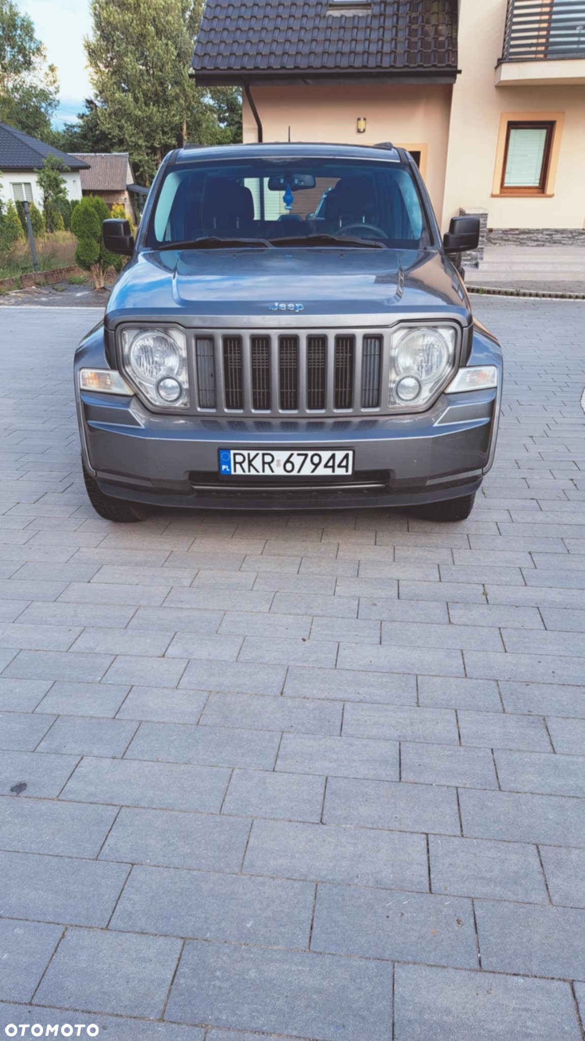 Jeep Liberty - 2