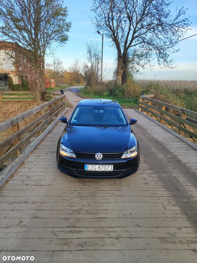 Volkswagen Jetta 1.6 TDI BMT Trendline - 15