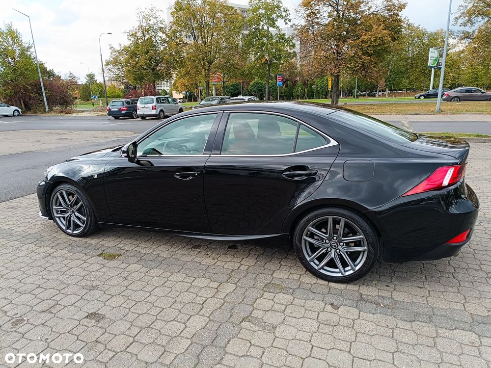 Lexus IS 200t F Sport - 9