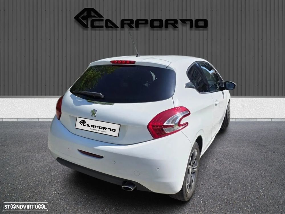 Peugeot 208 1.6 e-HDi Ice Velvet - 4