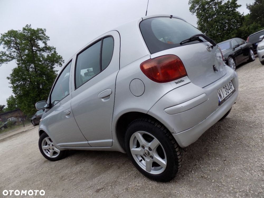Toyota Yaris - 17