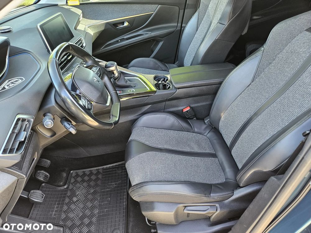 Peugeot 5008 1.2 PureTech Allure S&S - 10