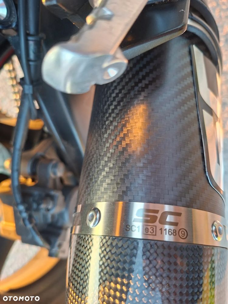 Yamaha FZ8 - 12