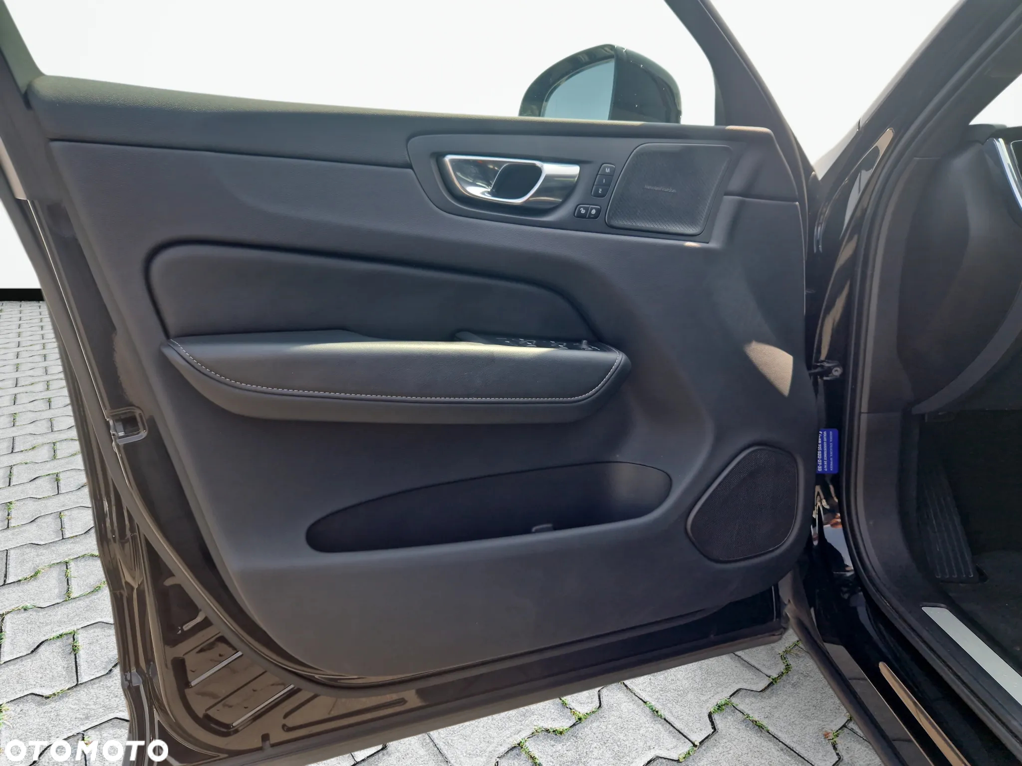 Volvo XC 60 D5 SCR AWD R-Design - 10