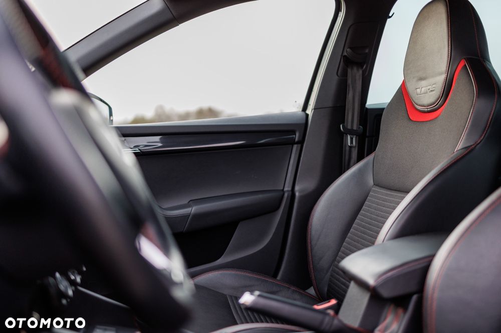 Skoda Octavia 2.0 TDI DSG RS - 28