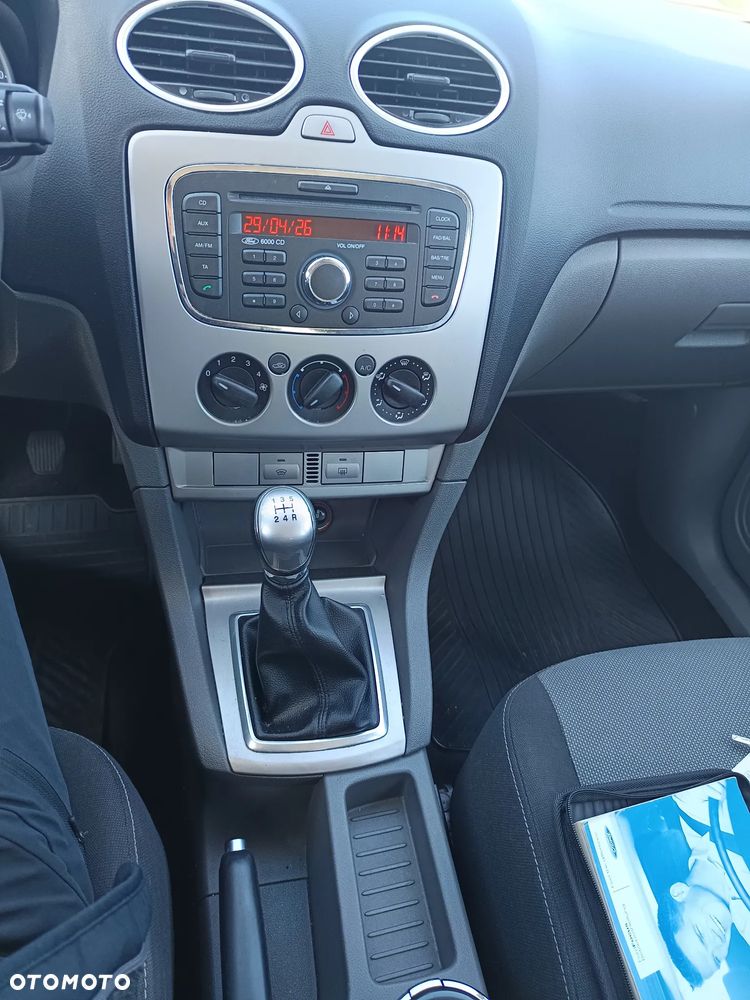 Ford Focus 1.6 TDCi Ambiente DPF - 5