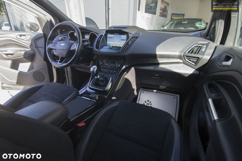 Ford Kuga 1.5 EcoBoost 2x4 ST-Line - 34