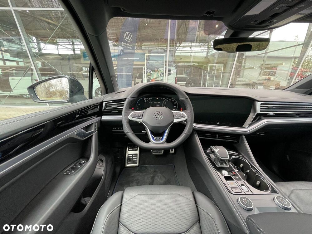 Volkswagen Touareg - 11