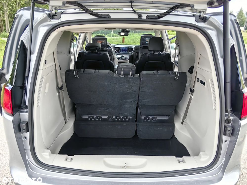 Chrysler Pacifica - 20