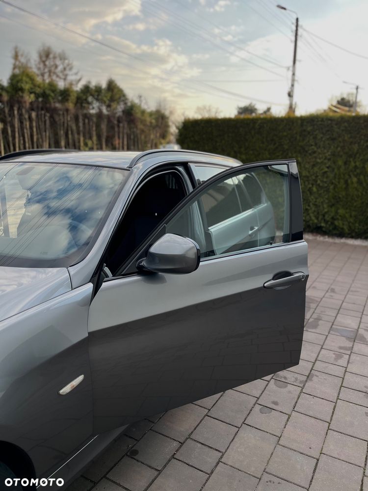 BMW Seria 3 320d xDrive - 15