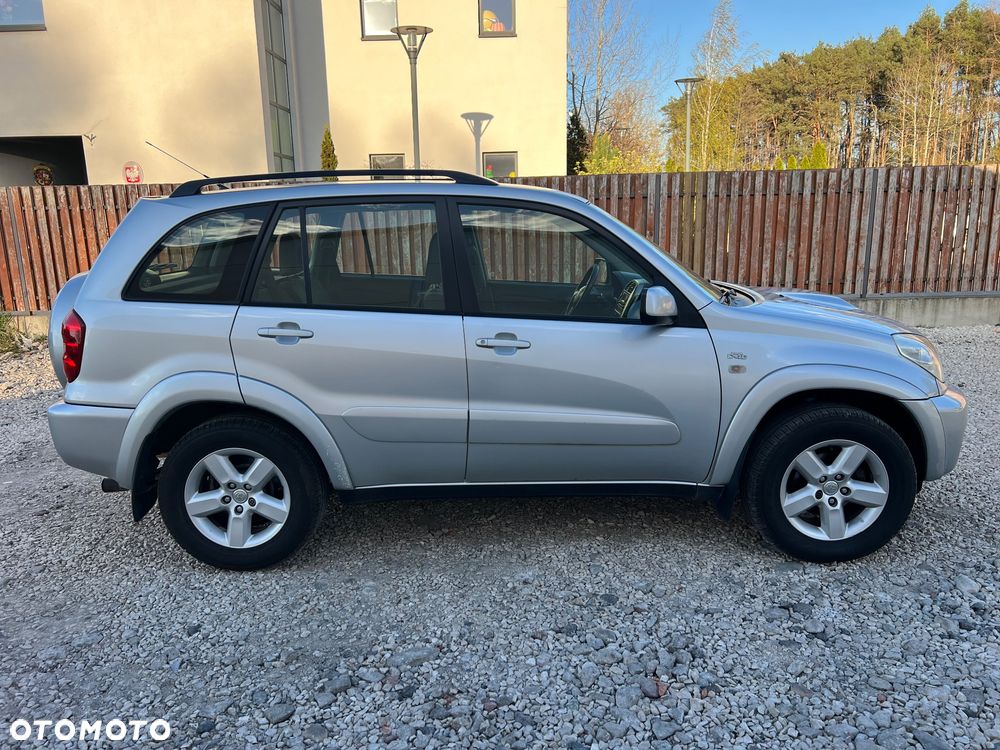 Toyota RAV4 D-4D 4x4 - 6