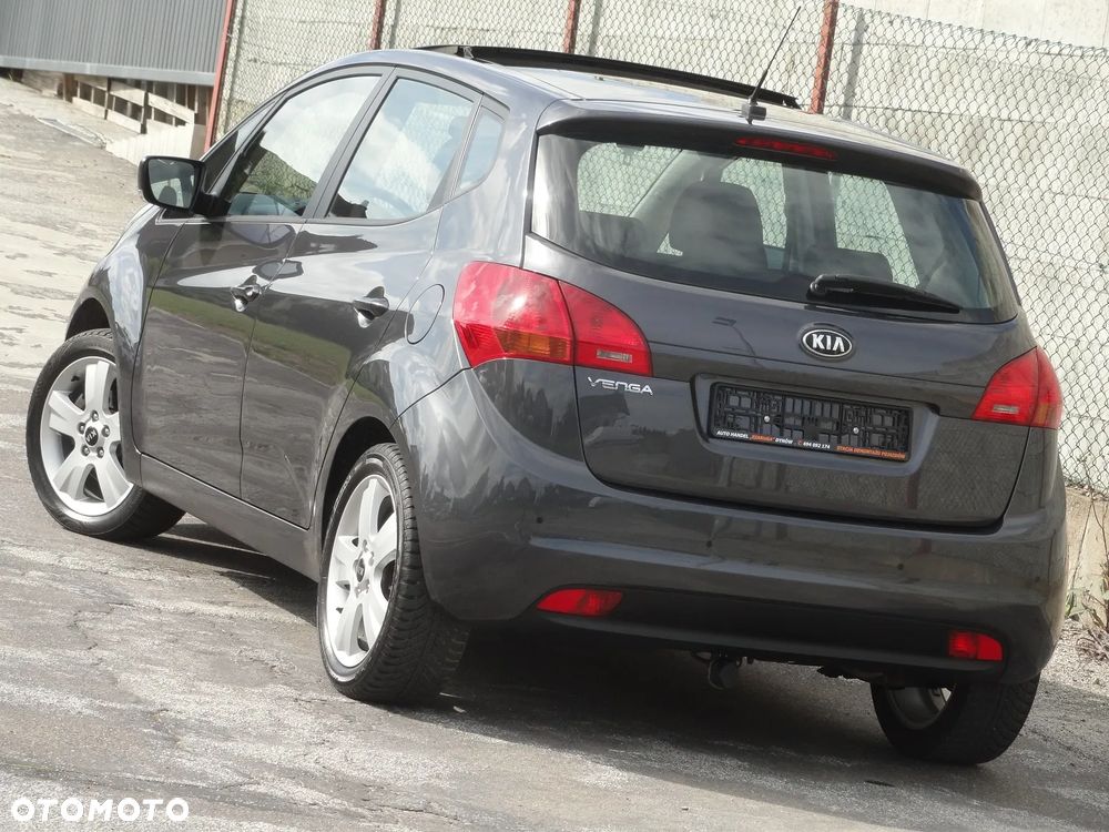 Kia Venga 2013 photo 3