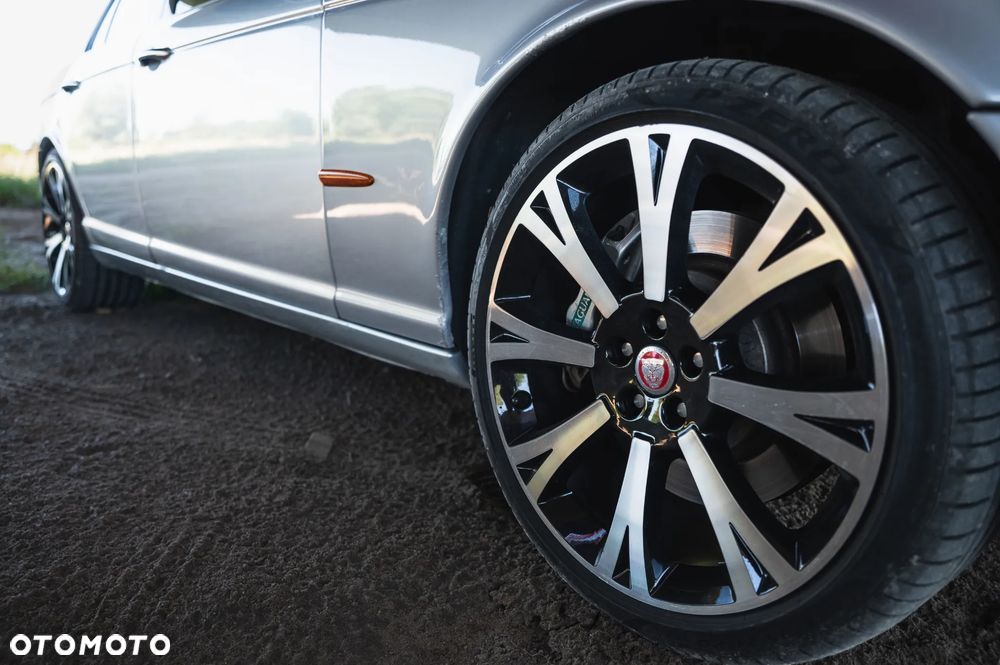 Jaguar XJR 4.2 - 18