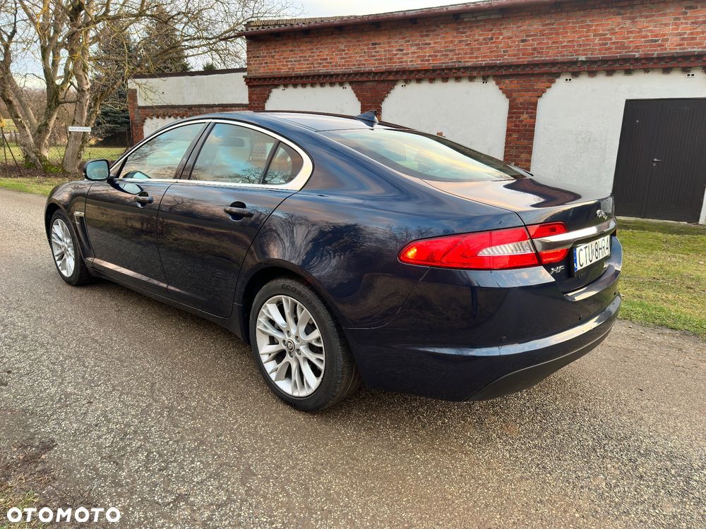 Jaguar XF 2.2 D Luxury - 21