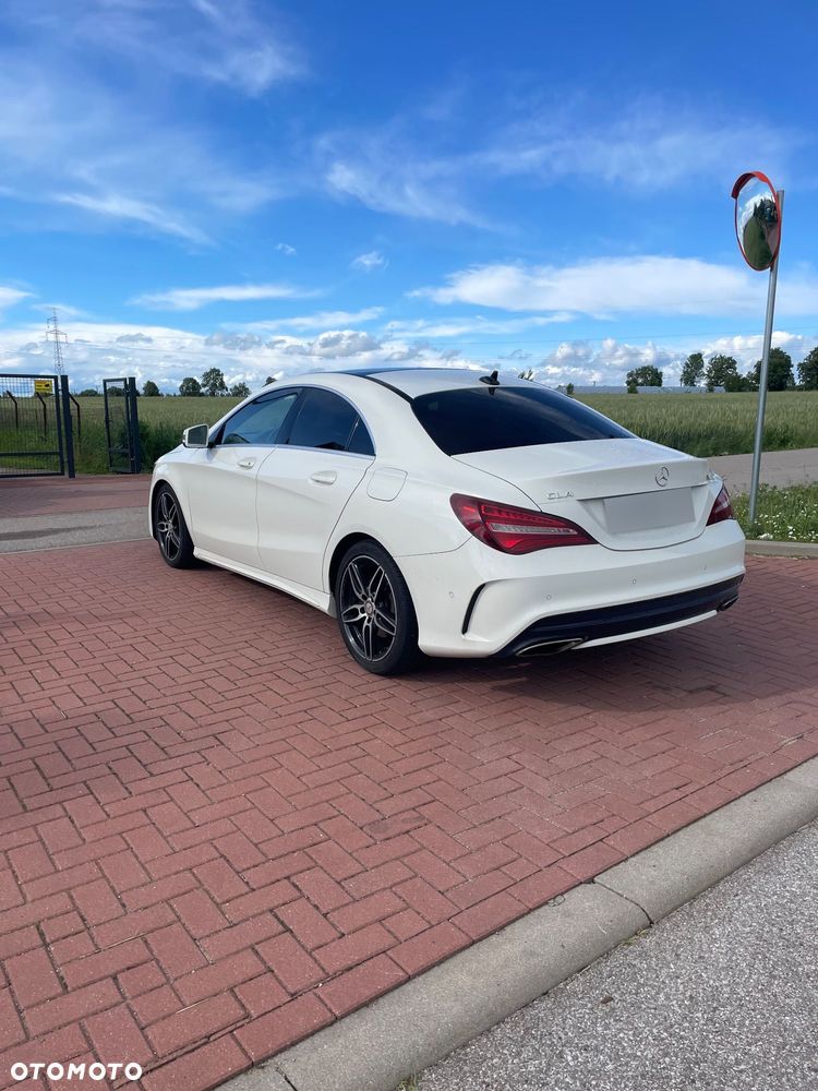 Mercedes-Benz CLA 220 4-Matic AMG Line - 3