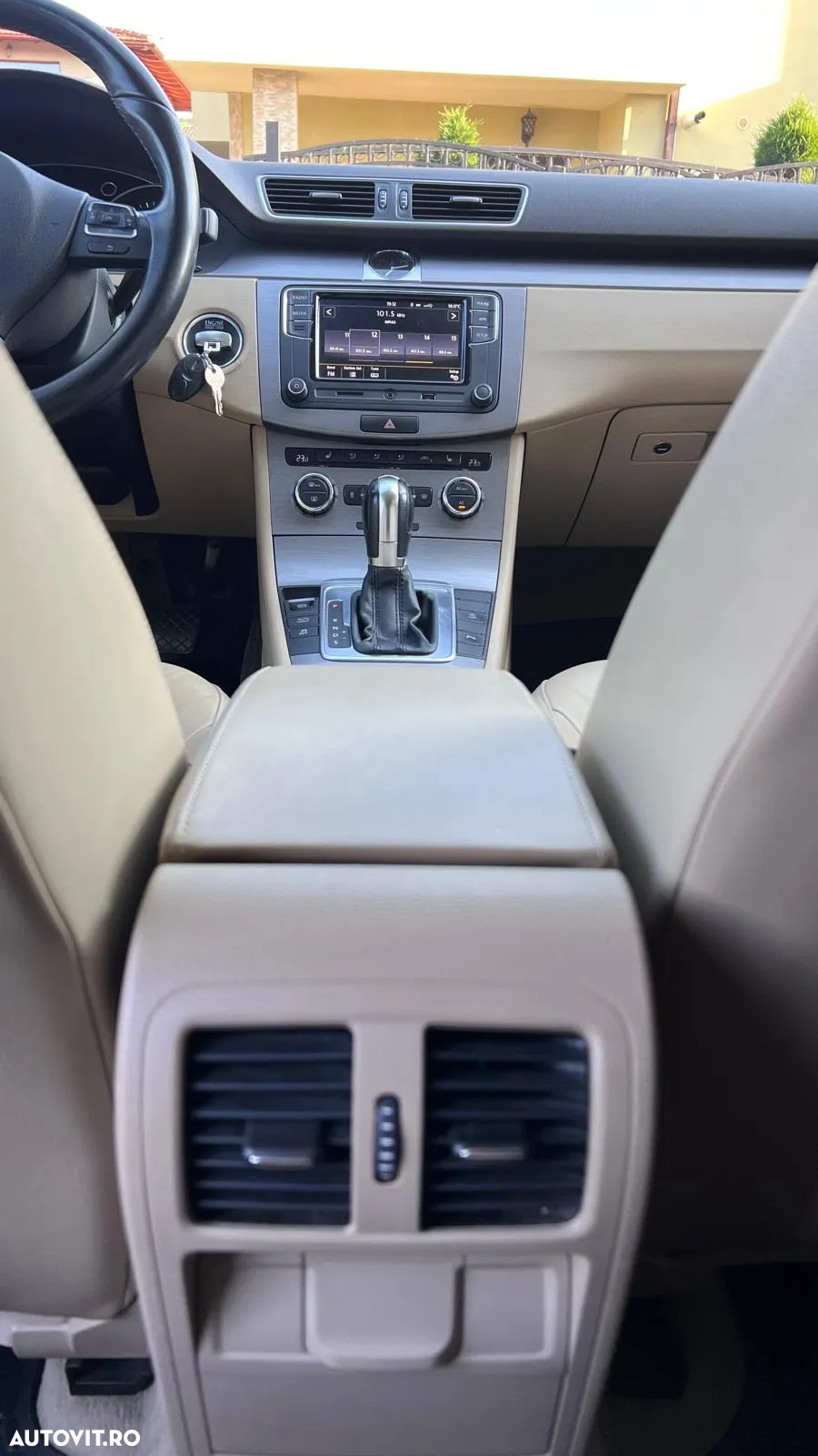 Volkswagen Passat Variant 2.0 TDI 4Motion BlueMotion Technology Comfortline DSG - 9