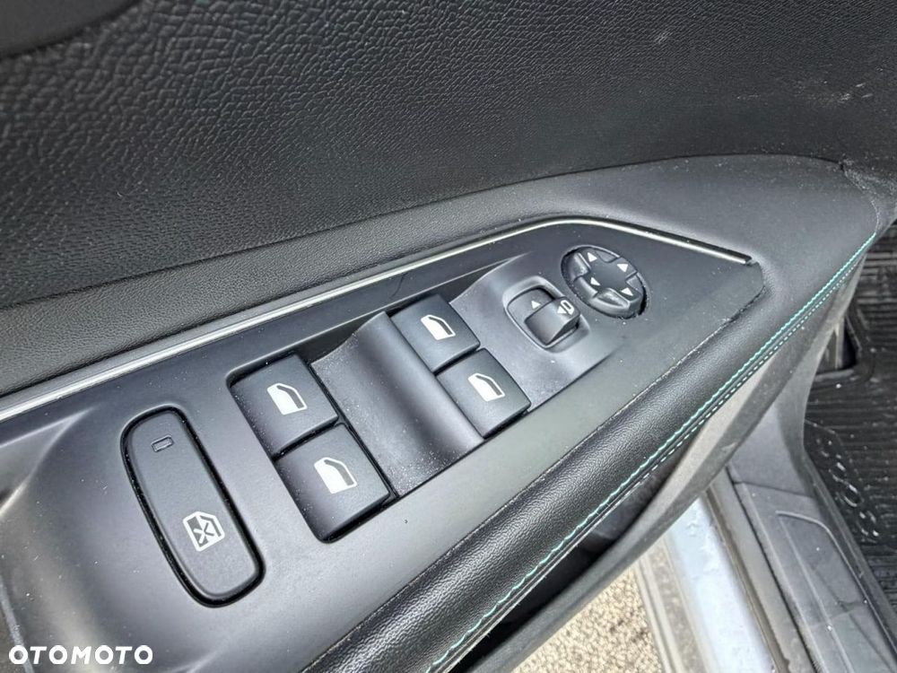 Peugeot 5008 BlueHDi 130 EAT8 Allure - 28