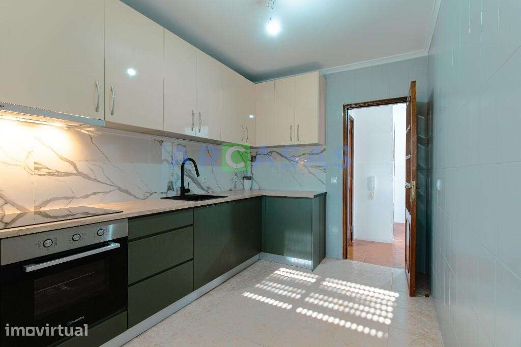 Apartamento T3 renovado com varanda e garagem fechada em Rio Tinto, Go - Grande imagem: 3/22
