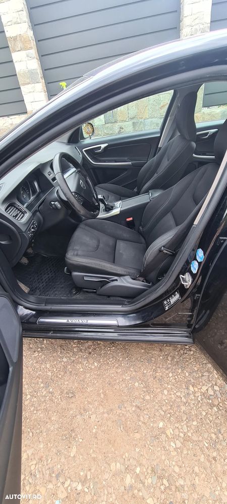 Volvo V60 D2 Basic - 11