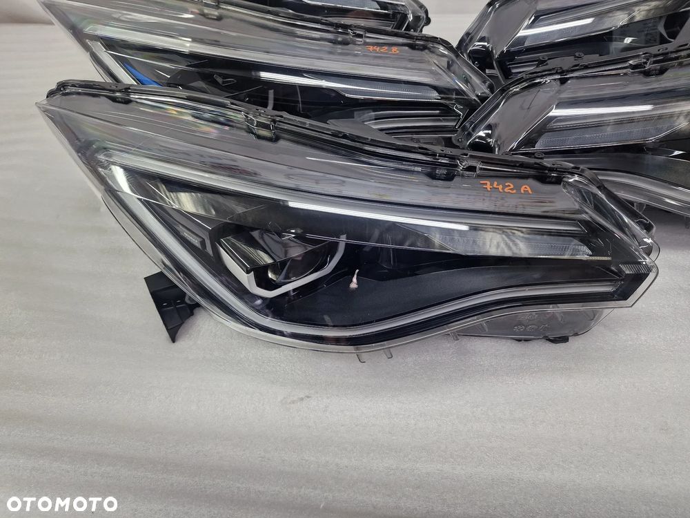 RENAULT ZOE LIFT LEWA / PRAWA LAMPA PRZEDNIA PRZÓD FULL LED PAKIET OŚMIU LAMP , NR 260100279R / 260102384R / 260609388R / 260602157R , NR AUKCJI LA742 - 2