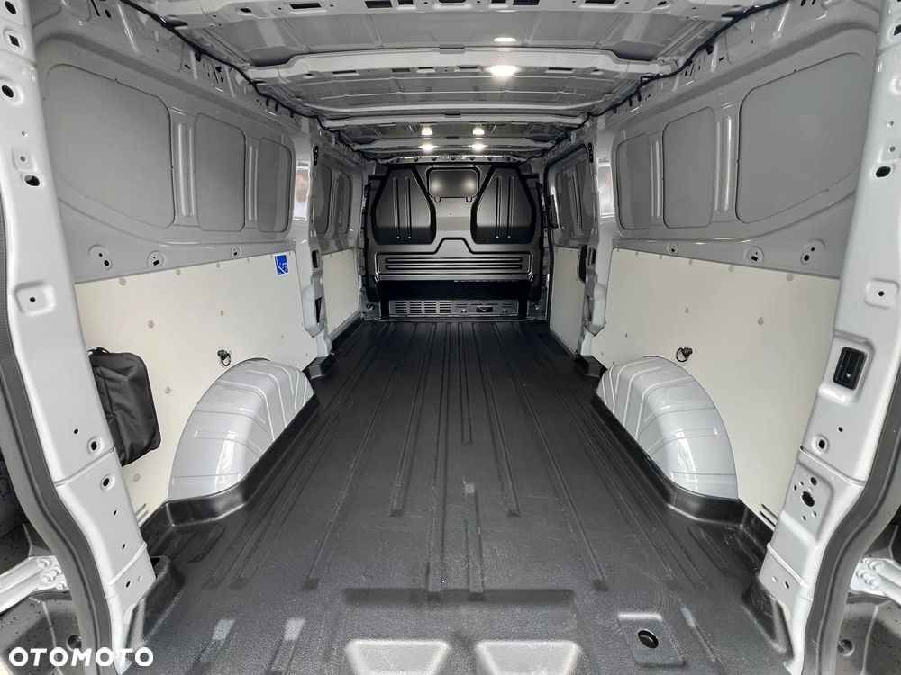Volkswagen Transporter - 11