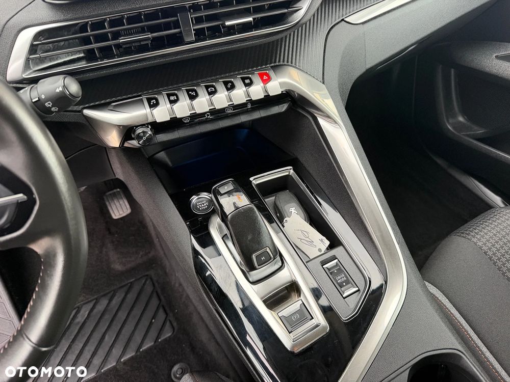 Peugeot 3008 - 17