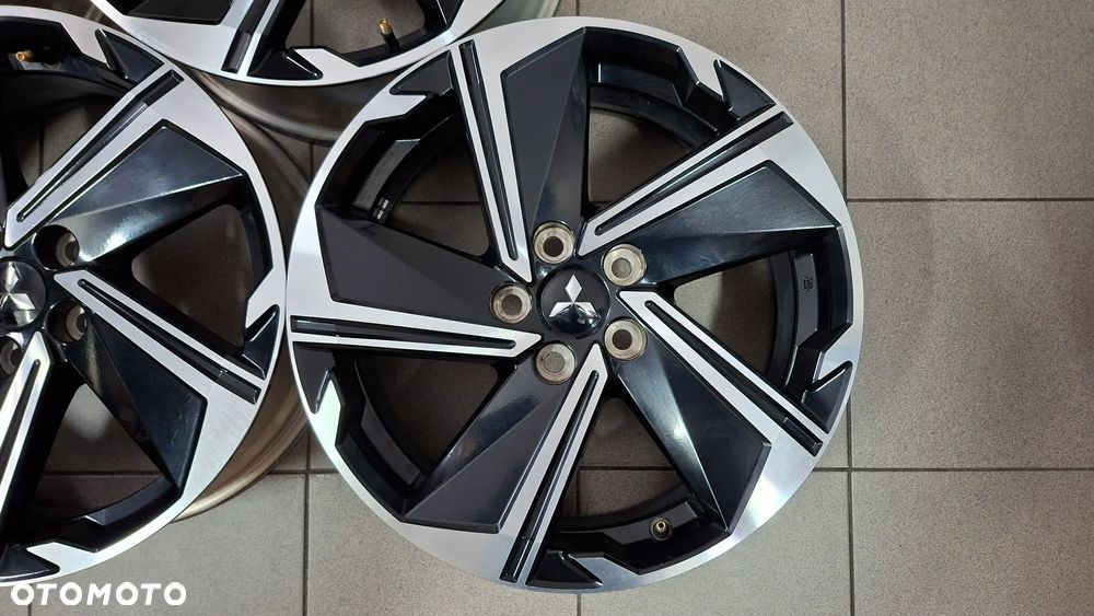 Felgi Aluminiowe 18 Mitsubishi Eclipse Cross 5x114.3 ET 38 - 5