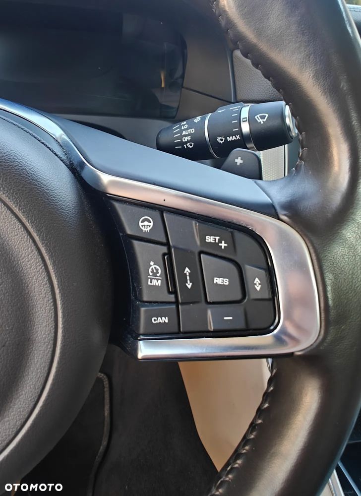 Jaguar XF 25t AWD Prestige - 9