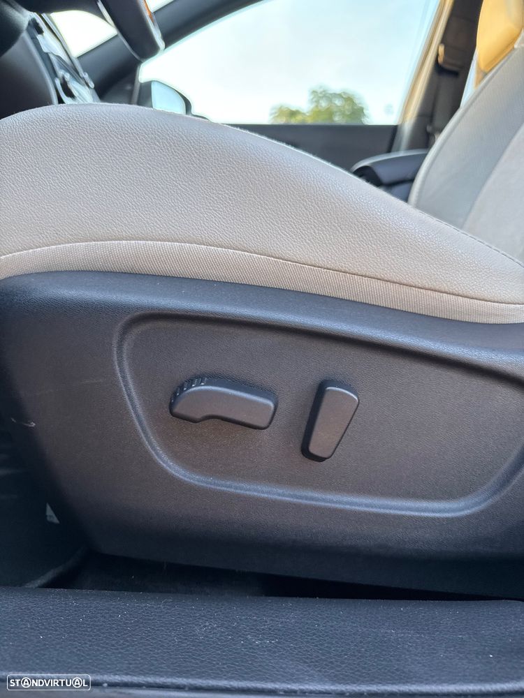 Nissan Qashqai 1.6 dCi Tekna Premium Pele S Alcantara - 19