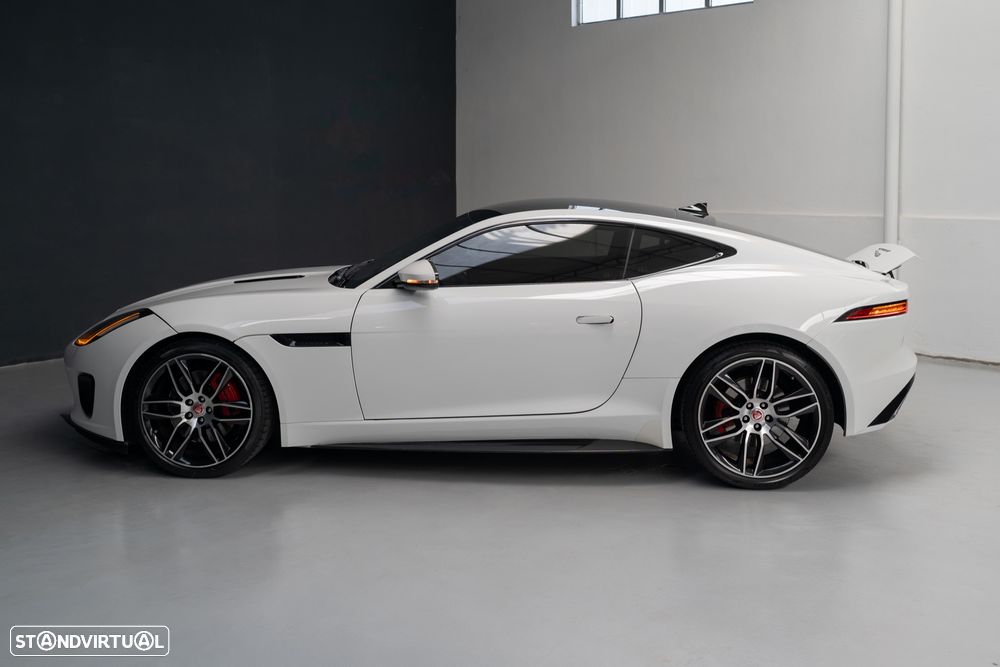 Jaguar F-Type 2.0 i4 Chequered Flag - 35