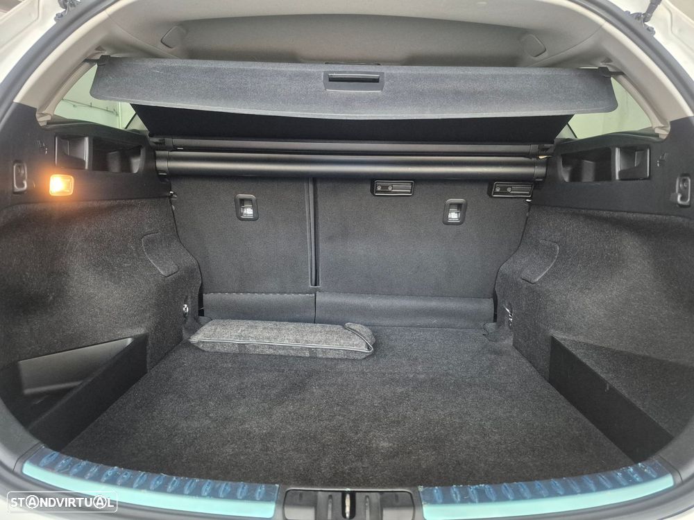 Toyota Auris Touring Sports 1.8 HSD Sport+Skyview +Navi - 27