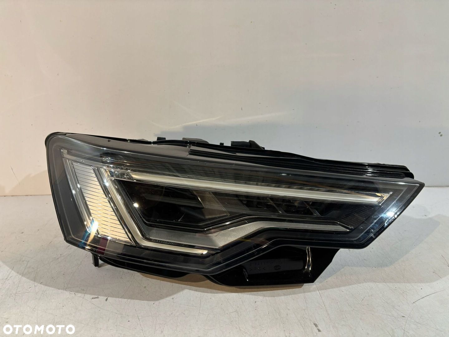AUDI A6 C8 Lampa przednia Full Led Prawa - 17467 - 1